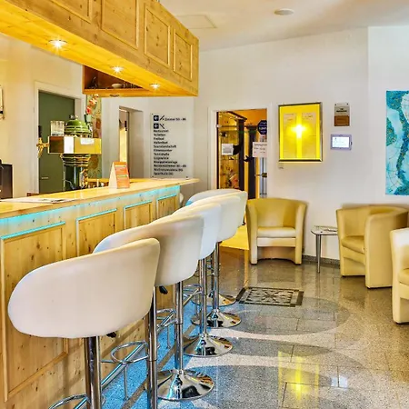 Vital- Und Wellnesshotel Albblick מלון 4*